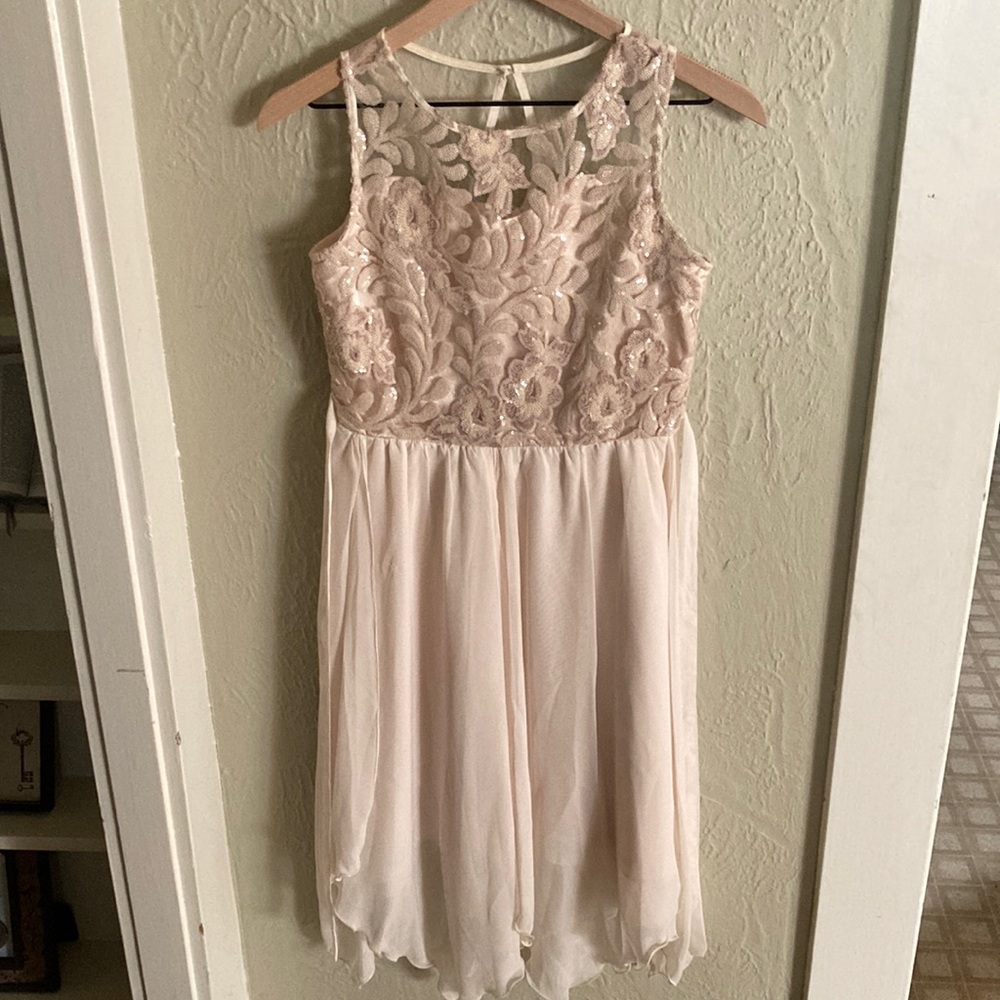 Beautiful girl’s dress RARE EDITIONS